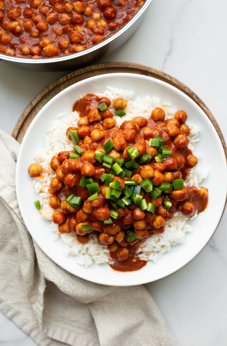creamy bbq chickpeas over white rice